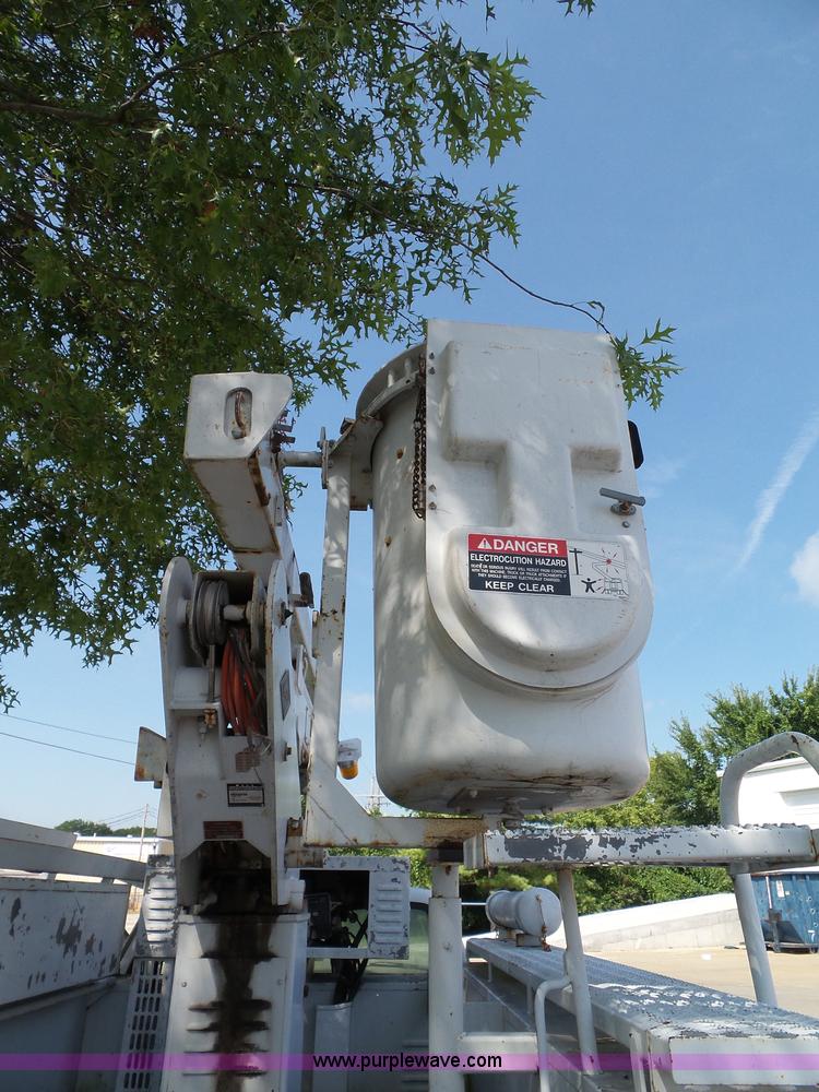 image for item J4002 1991 GMC Sierra 3500 SL bucket truck