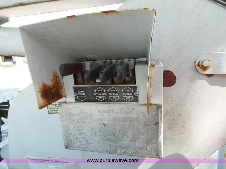 image for item J4002 1991 GMC Sierra 3500 SL bucket truck