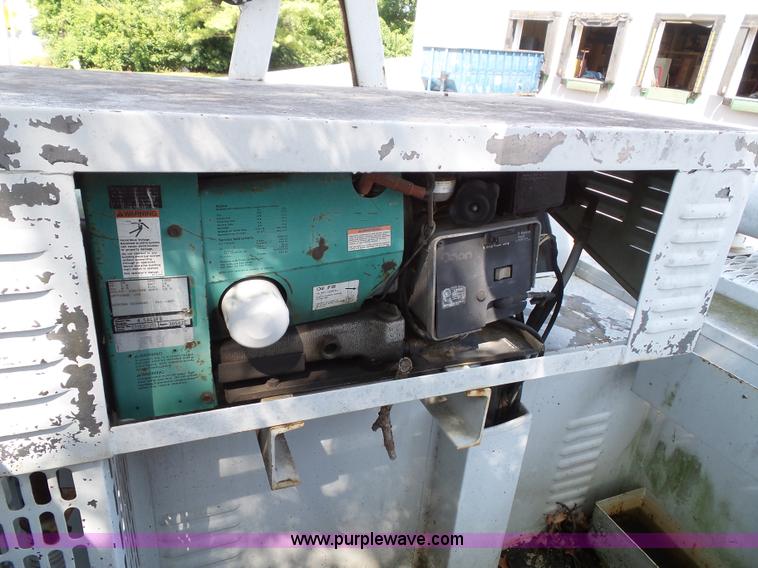 image for item J4002 1991 GMC Sierra 3500 SL bucket truck