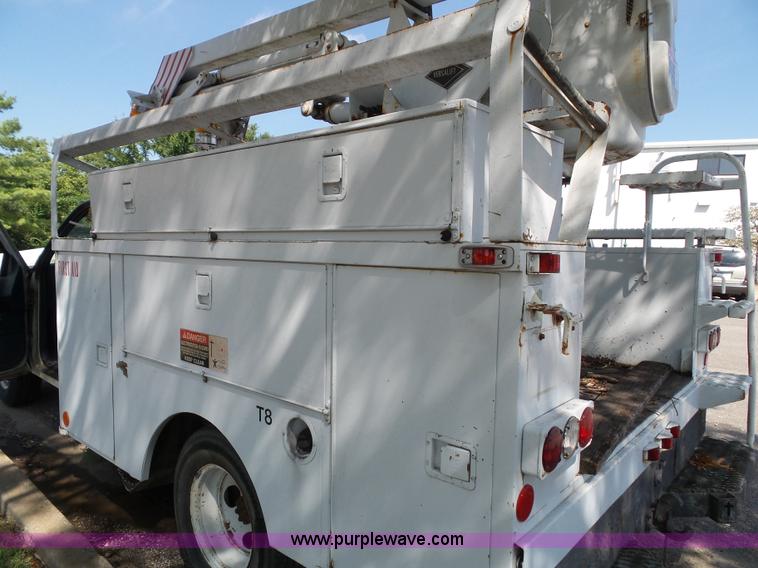 image for item J4002 1991 GMC Sierra 3500 SL bucket truck