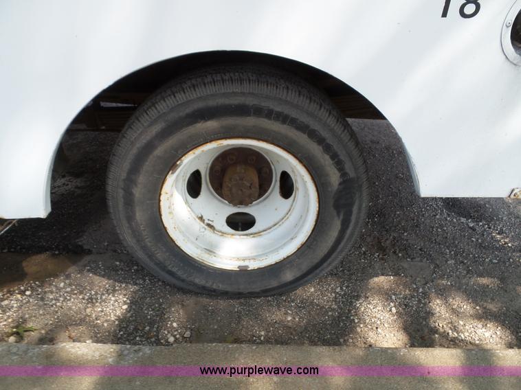 image for item J4002 1991 GMC Sierra 3500 SL bucket truck