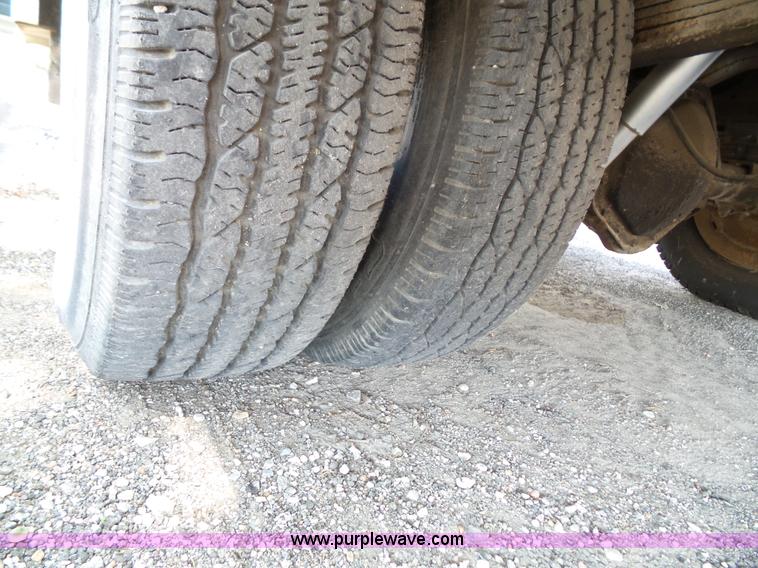 image for item J4002 1991 GMC Sierra 3500 SL bucket truck