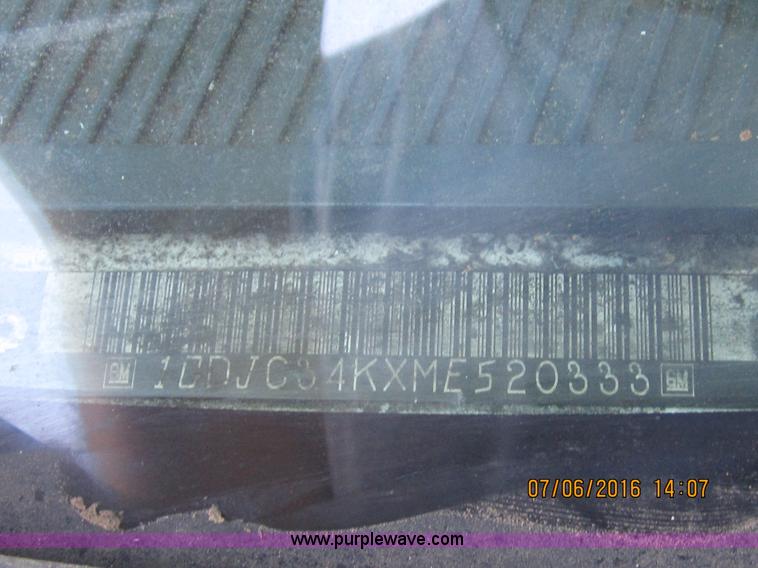 image for item J4002 1991 GMC Sierra 3500 SL bucket truck