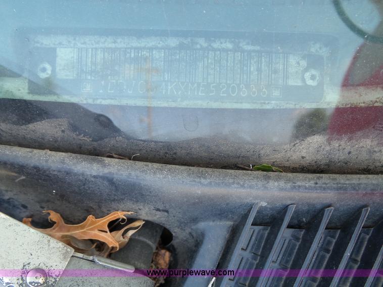 image for item J4002 1991 GMC Sierra 3500 SL bucket truck