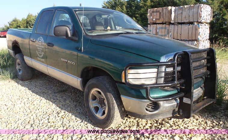 image for item J4004 2004 Dodge Ram 1500 Quad Cab pickup truck