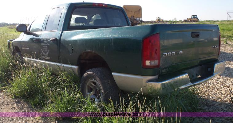 image for item J4004 2004 Dodge Ram 1500 Quad Cab pickup truck