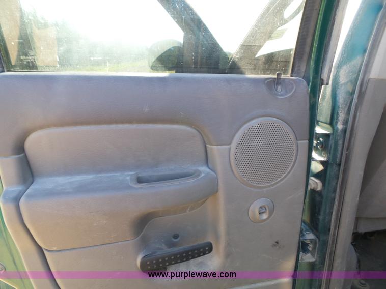 image for item J4004 2004 Dodge Ram 1500 Quad Cab pickup truck
