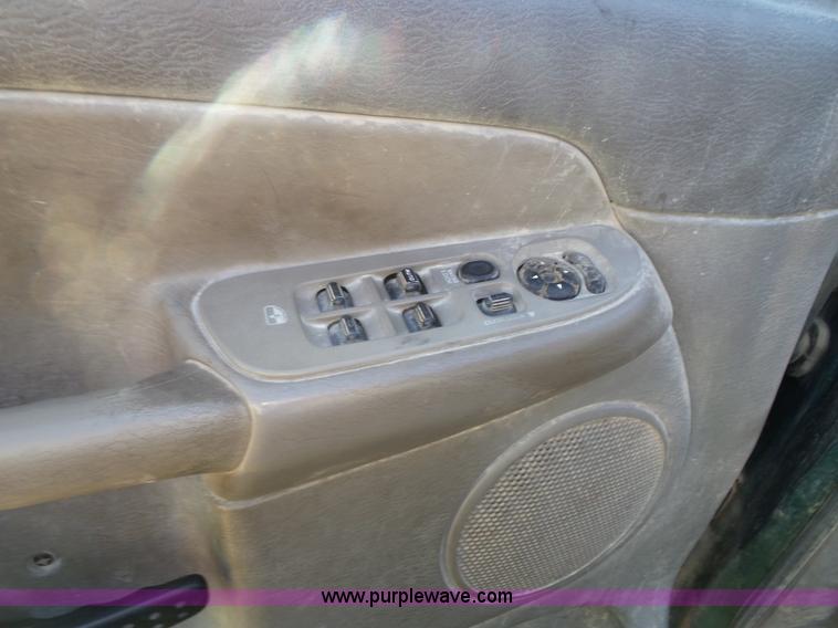 image for item J4004 2004 Dodge Ram 1500 Quad Cab pickup truck