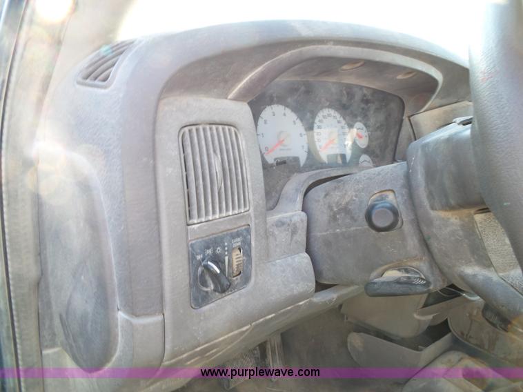 image for item J4004 2004 Dodge Ram 1500 Quad Cab pickup truck