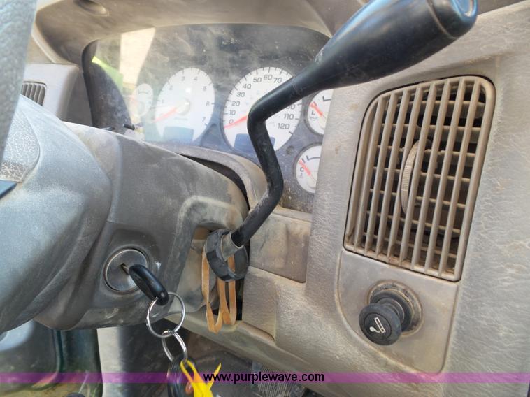 image for item J4004 2004 Dodge Ram 1500 Quad Cab pickup truck