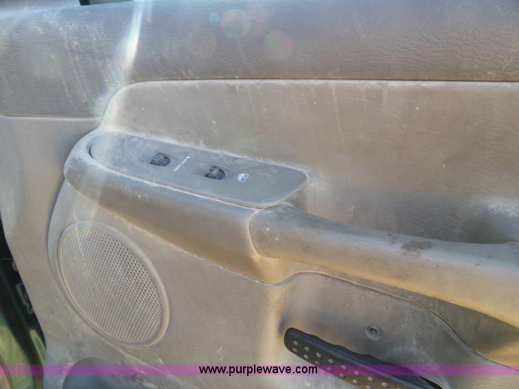 image for item J4004 2004 Dodge Ram 1500 Quad Cab pickup truck