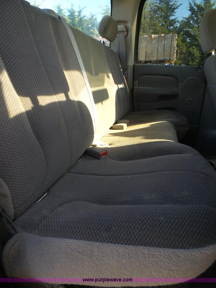 image for item J4004 2004 Dodge Ram 1500 Quad Cab pickup truck