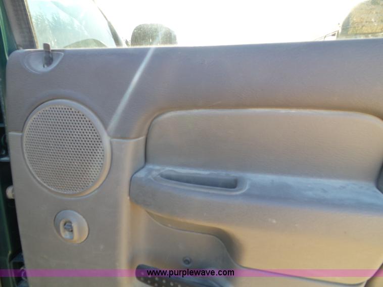 image for item J4004 2004 Dodge Ram 1500 Quad Cab pickup truck