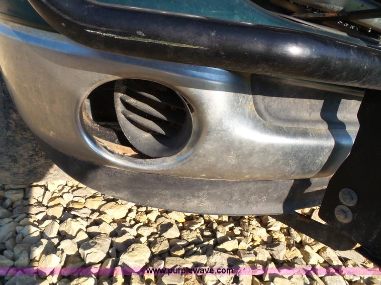 image for item J4004 2004 Dodge Ram 1500 Quad Cab pickup truck