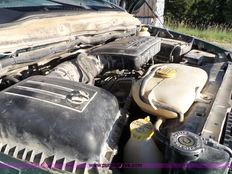 image for item J4004 2004 Dodge Ram 1500 Quad Cab pickup truck