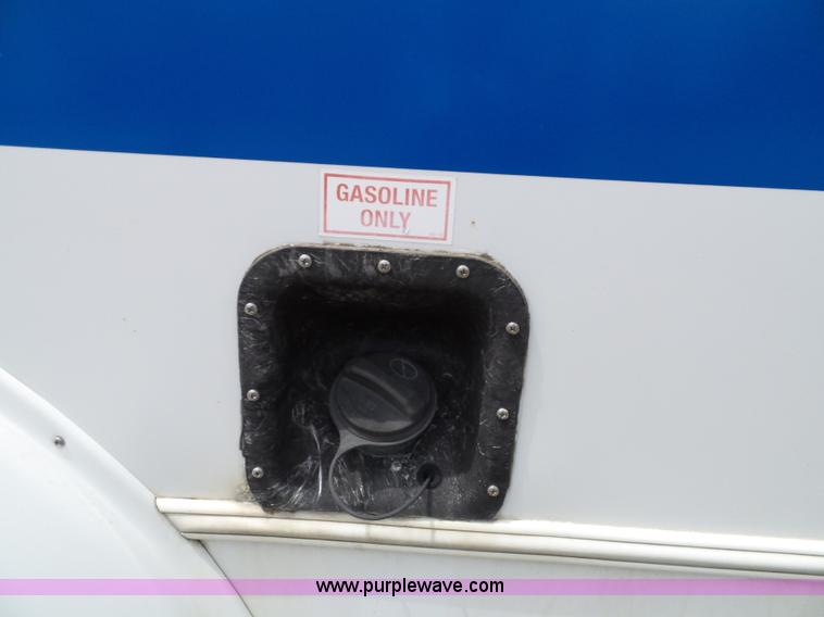 image for item J4006 2010 Ford Econoline E350 shuttle bus