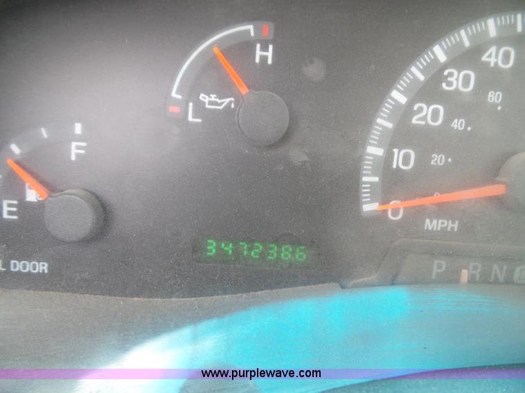 image for item J4026 2001 Ford F150 XL truck cab and chassis