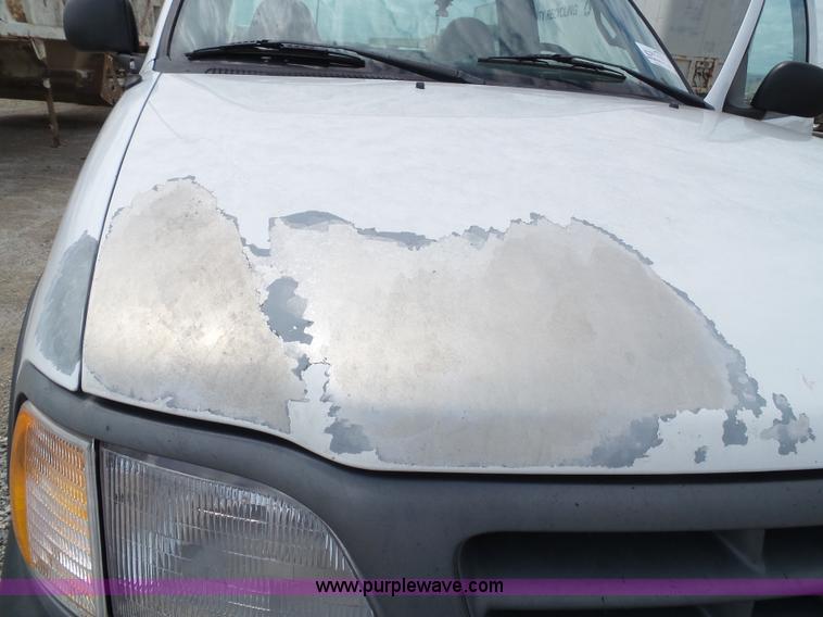 image for item J4026 2001 Ford F150 XL truck cab and chassis