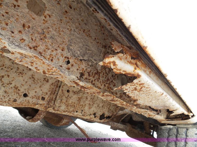 image for item J4026 2001 Ford F150 XL truck cab and chassis