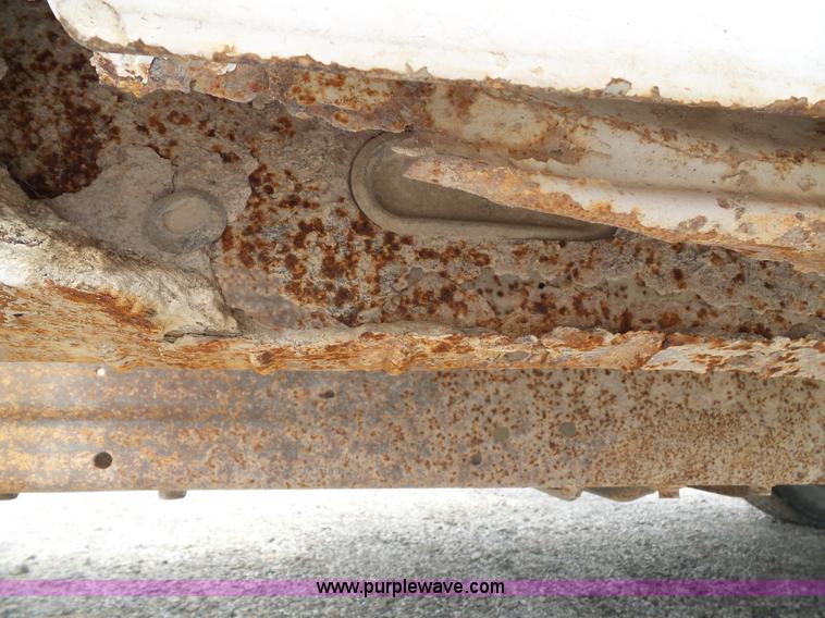 image for item J4026 2001 Ford F150 XL truck cab and chassis