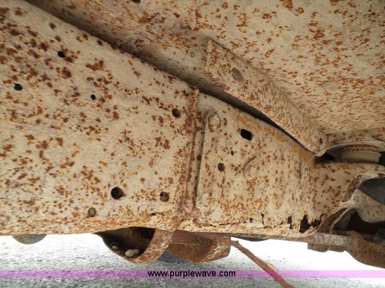 image for item J4026 2001 Ford F150 XL truck cab and chassis