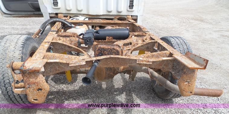 image for item J4026 2001 Ford F150 XL truck cab and chassis