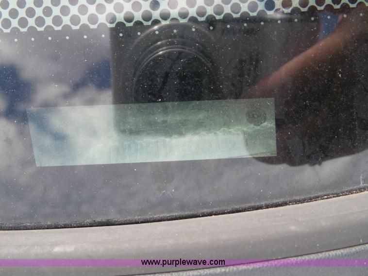 image for item J4026 2001 Ford F150 XL truck cab and chassis