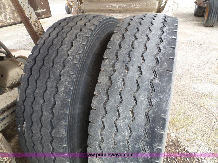 image for item J4027 2000 Ranco bottom dump trailer