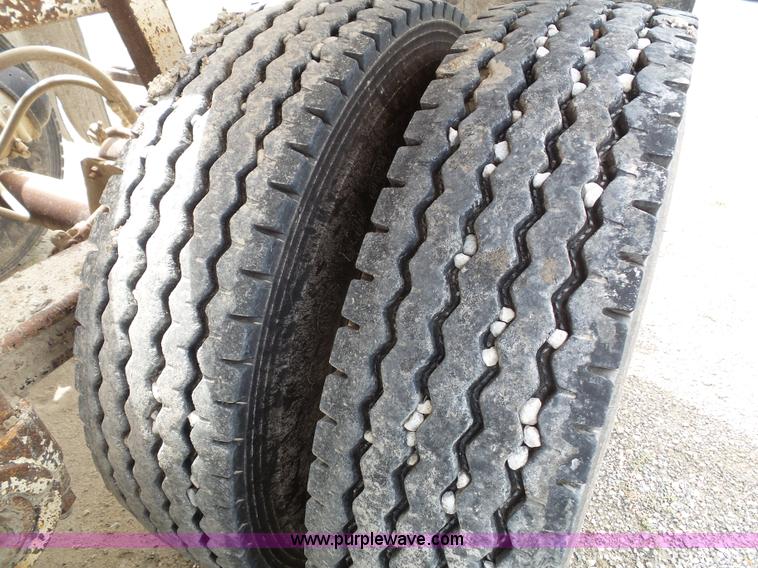 image for item J4027 2000 Ranco bottom dump trailer