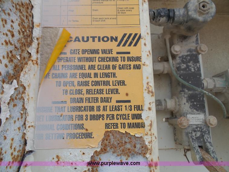 image for item J4027 2000 Ranco bottom dump trailer