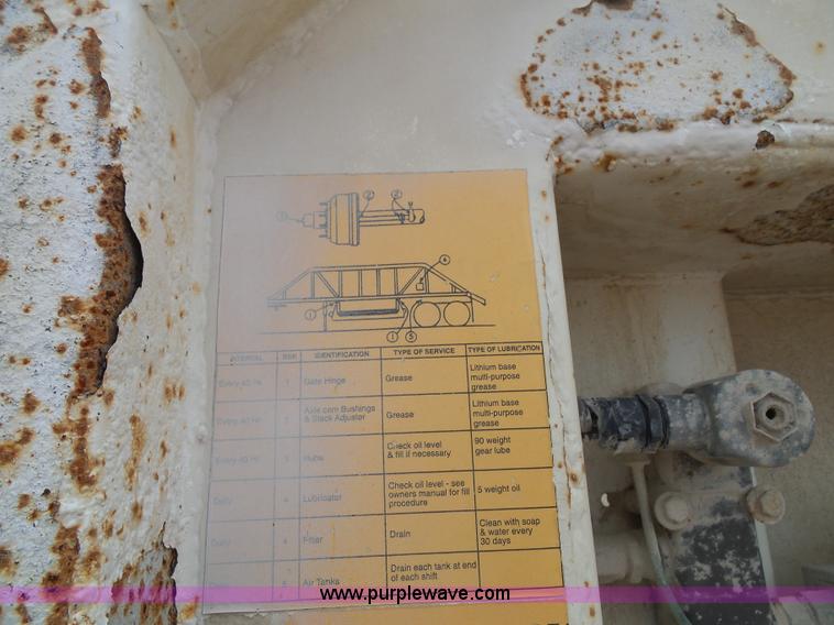 image for item J4027 2000 Ranco bottom dump trailer