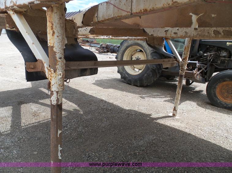 image for item J4027 2000 Ranco bottom dump trailer