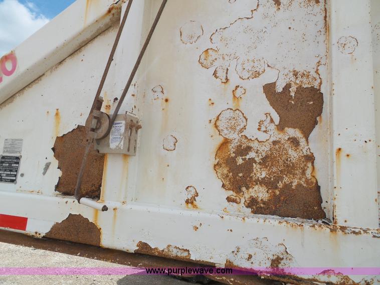 image for item J4027 2000 Ranco bottom dump trailer