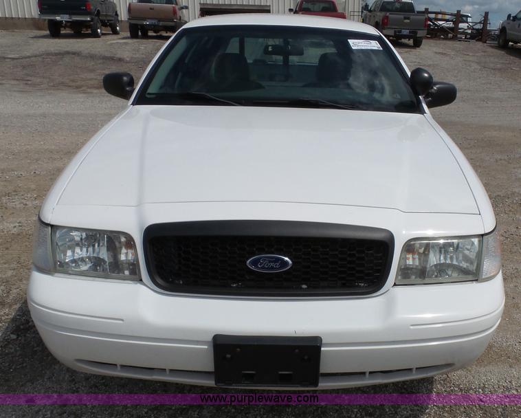 image for item J4029 2005 Ford Crown Victoria Police Interceptor