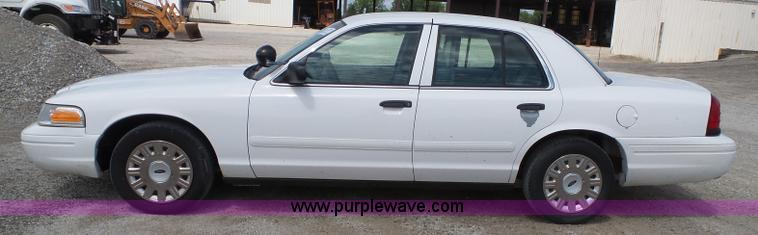 image for item J4029 2005 Ford Crown Victoria Police Interceptor