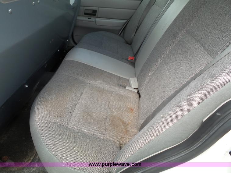 image for item J4029 2005 Ford Crown Victoria Police Interceptor