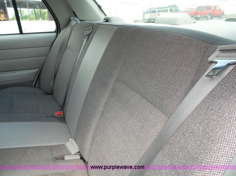 image for item J4029 2005 Ford Crown Victoria Police Interceptor