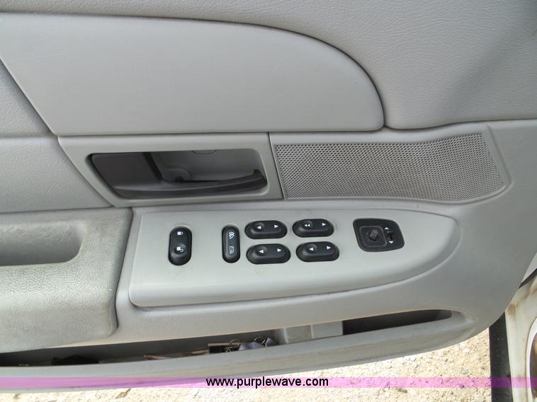 image for item J4029 2005 Ford Crown Victoria Police Interceptor