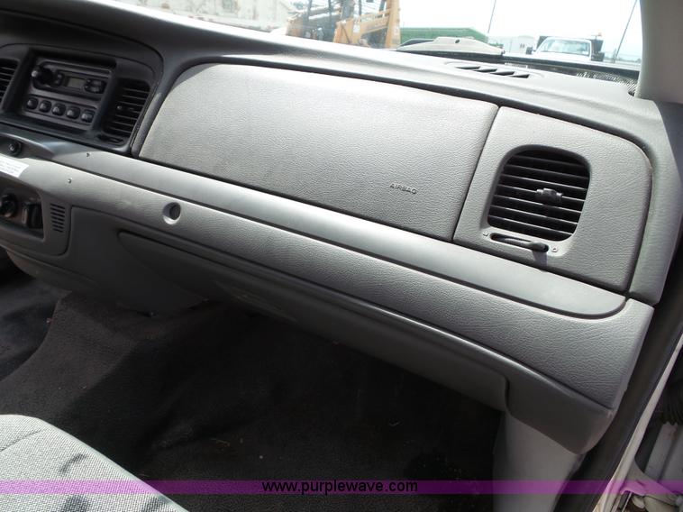 image for item J4029 2005 Ford Crown Victoria Police Interceptor