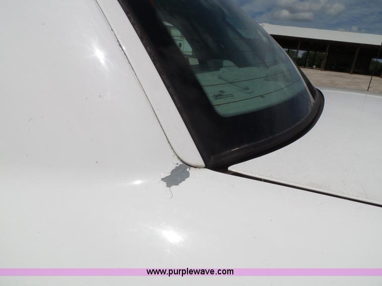 image for item J4029 2005 Ford Crown Victoria Police Interceptor