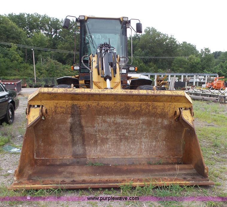 image for item J4820 2004 Caterpillar 924G wheel loader