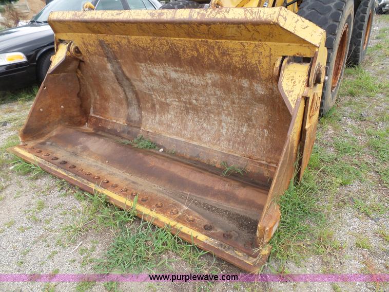 image for item J4820 2004 Caterpillar 924G wheel loader