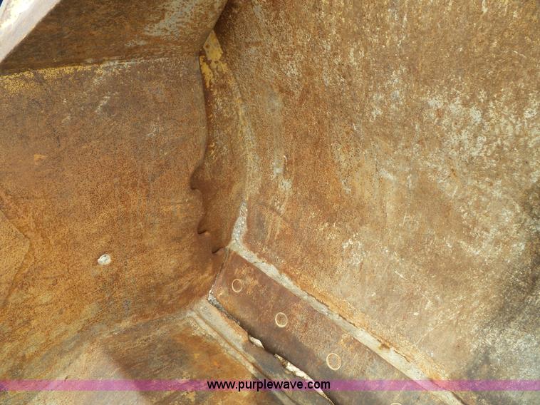 image for item J4820 2004 Caterpillar 924G wheel loader