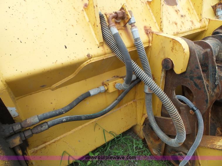 image for item J4820 2004 Caterpillar 924G wheel loader