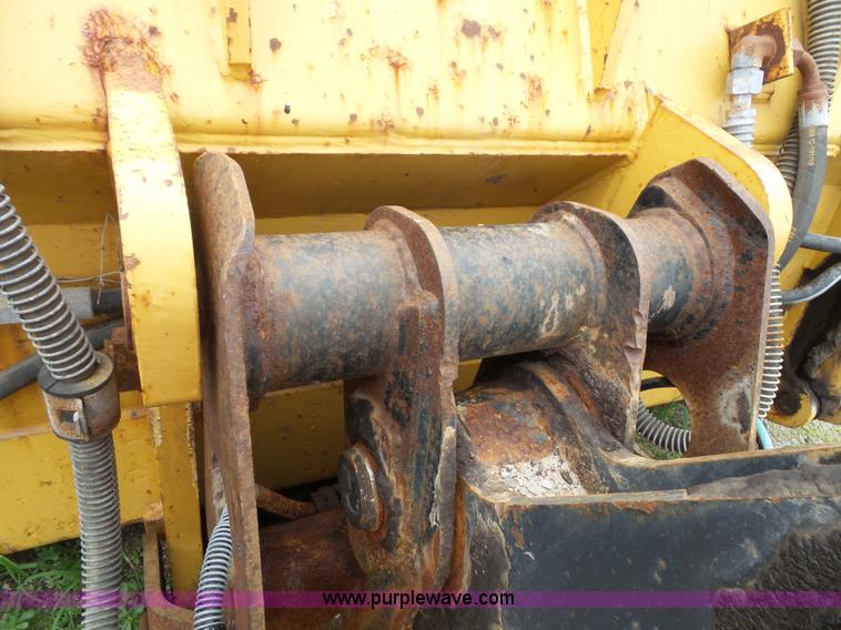 image for item J4820 2004 Caterpillar 924G wheel loader