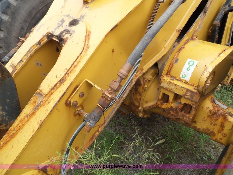 image for item J4820 2004 Caterpillar 924G wheel loader