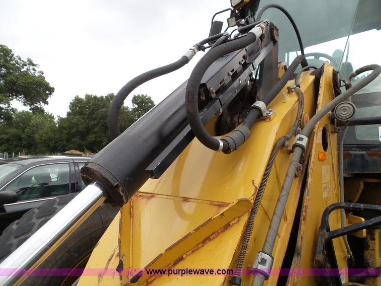 image for item J4820 2004 Caterpillar 924G wheel loader