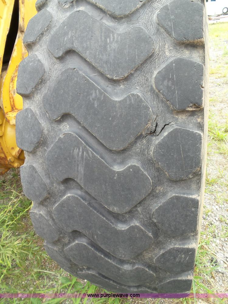 image for item J4820 2004 Caterpillar 924G wheel loader