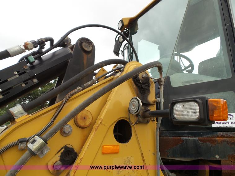 image for item J4820 2004 Caterpillar 924G wheel loader