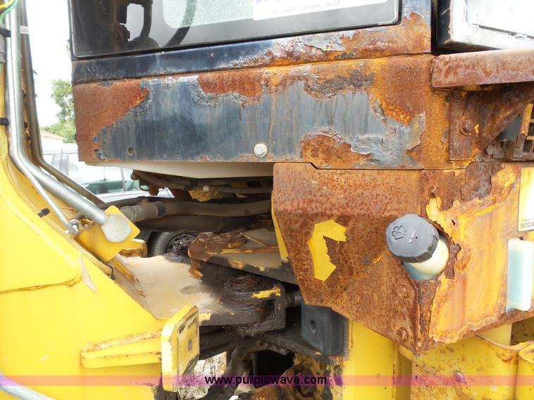 image for item J4820 2004 Caterpillar 924G wheel loader